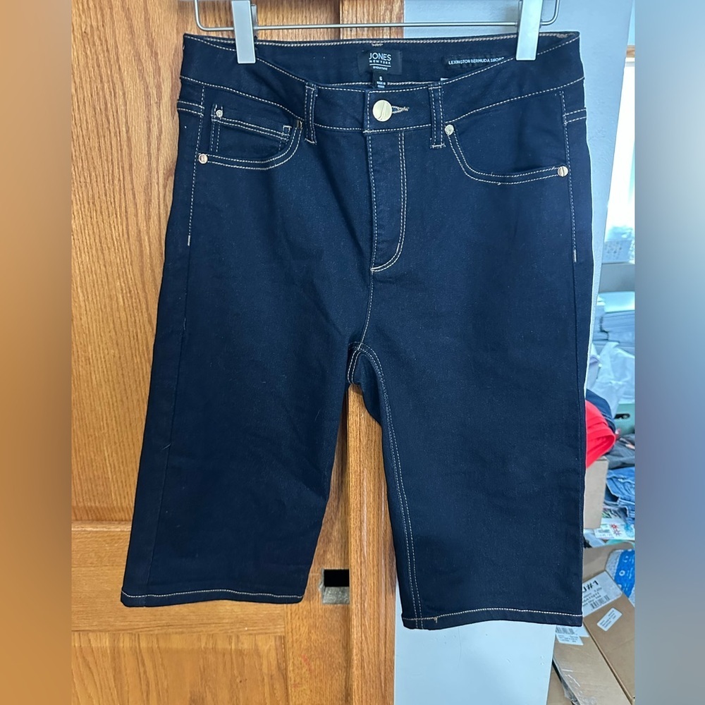 ✨Like new✨Jones New York Navy Denim with Tan Label